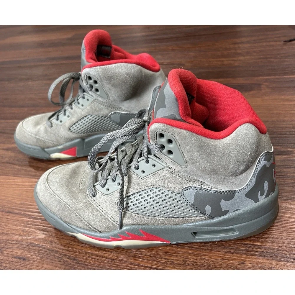 Nike Air Jordan 5 Retro Camo Size 9.5 Dark Stucco University Red 136027-051 Mens
